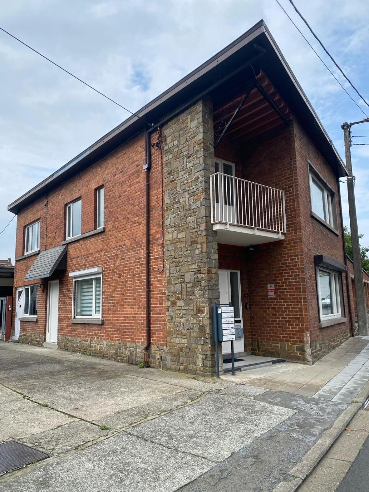1-E Superbe Appartement Lumineux Charleroi Ngoại thất bức ảnh